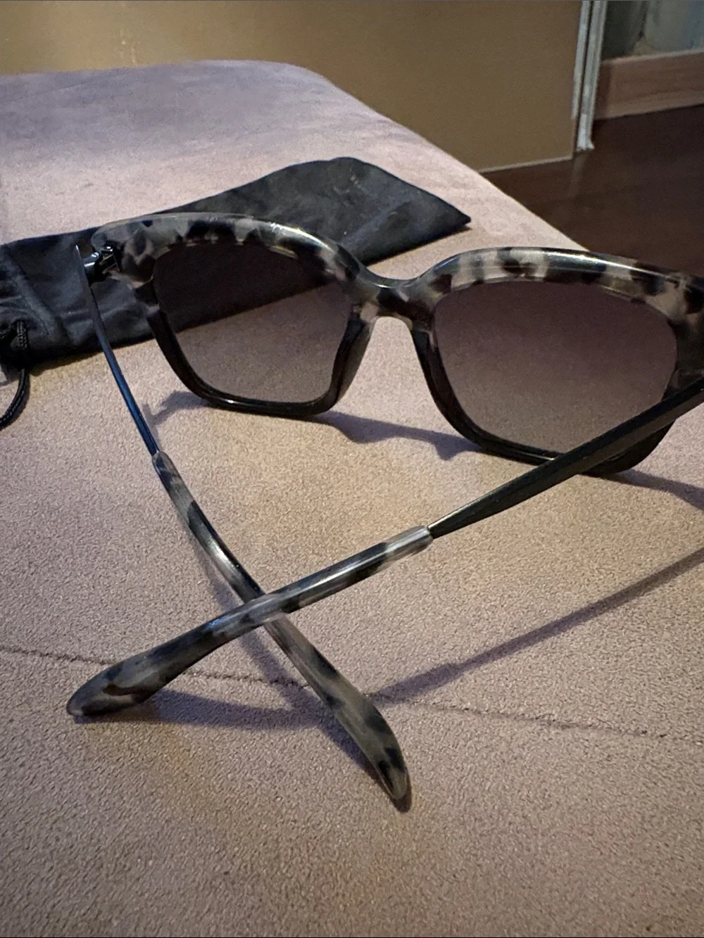 Diff Eyewear Women's Bella Tortoiseshell Gray & Black Square Sunglasses